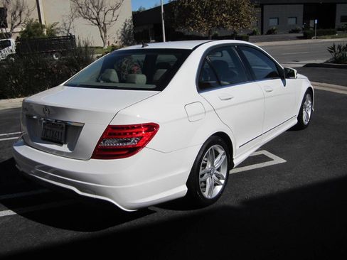 Used 2014 Mercedes-Benz C 250 Sedan image 4