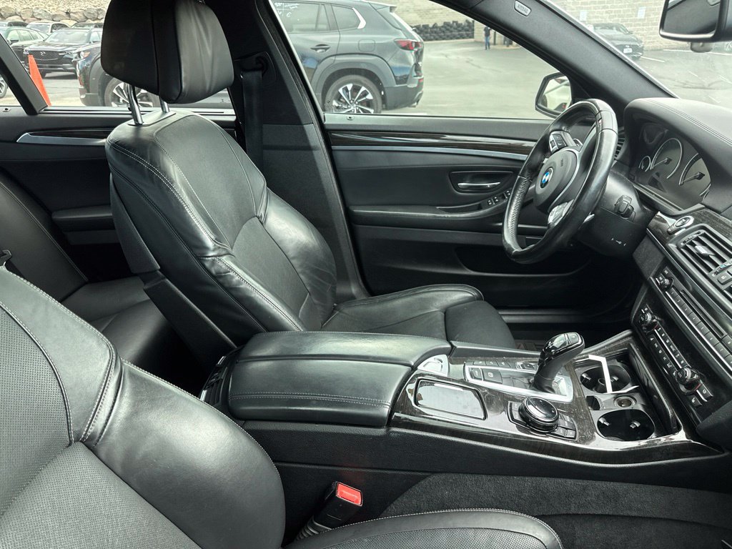 Used 2016 BMW 550i xDrive Sedan AWD/4WD image 10