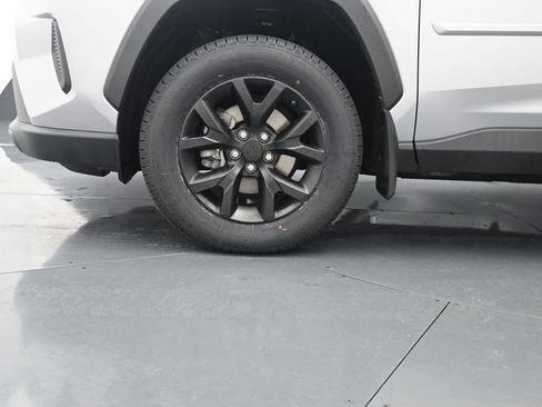 Used 2022 Toyota RAV4 LE FWD image 15