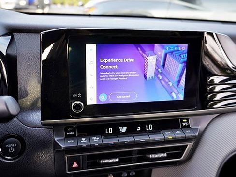 Used 2025 Toyota Camry SE image 23