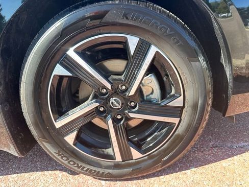 Used 2025 Nissan Sentra SV w/ Trunk Package image 29