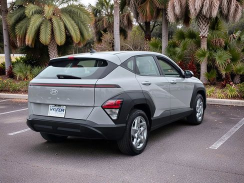 Certified 2025 Hyundai Kona SE FWD image 5