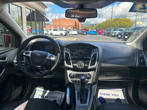 Used 2012 Ford Focus Titanium image 12