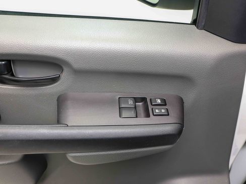 Used 2019 Nissan NV 3500 SV image 22