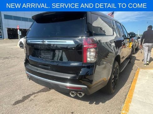 Certified 2023 Chevrolet Suburban High Country w/ Advanced Technology Package AWD/4WD image 5
