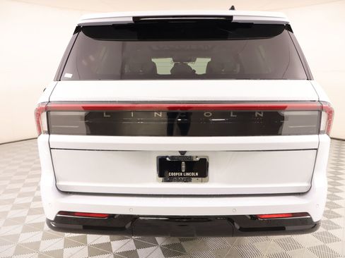 New 2026 Lincoln Navigator L Black Label AWD/4WD image 24