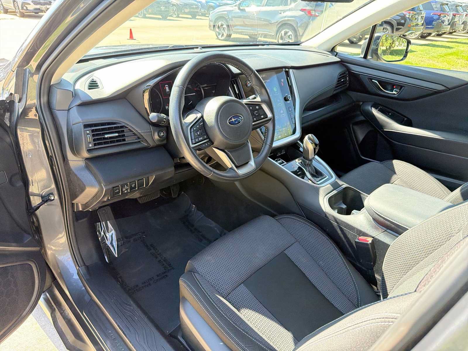 Certified 2024 Subaru Outback Premium AWD/4WD image 2