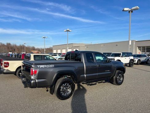 Used 2021 Toyota Tacoma TRD Off-Road w/ TRD Premium Off Road Package image 5