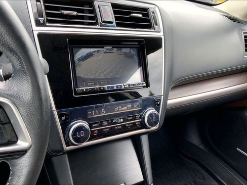 Used 2019 Subaru Outback 2.5i Touring AWD/4WD image 14