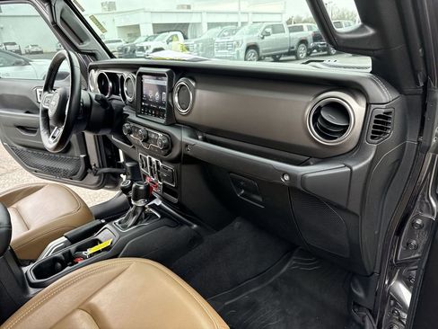 Used 2021 Jeep Gladiator Rubicon image 36