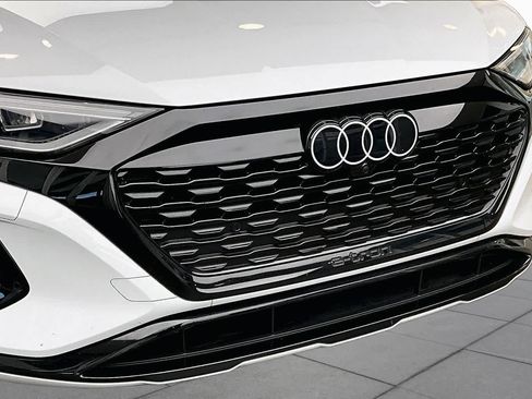 Used 2024 Audi Q8 e-tron Premium Plus AWD/4WD image 30