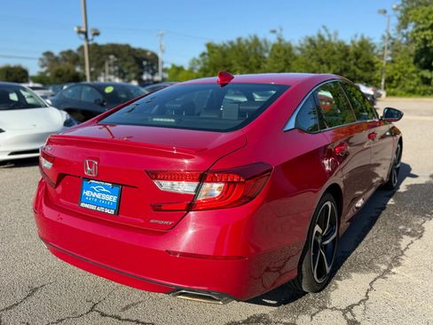 Used 2019 Honda Accord Sport image 18