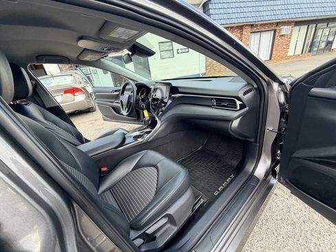 Used 2021 Toyota Camry LE image 51