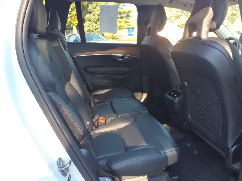 Used 2021 Volvo XC90 T6 Momentum w/ Protection Package Premier AWD/4WD image 12