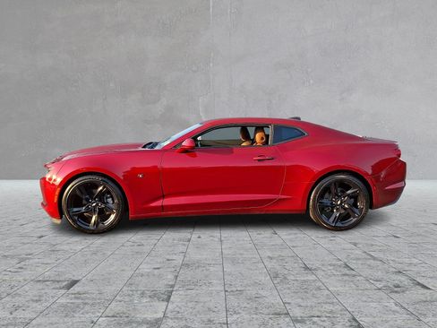 Used 2019 Chevrolet Camaro LT RWD image 7