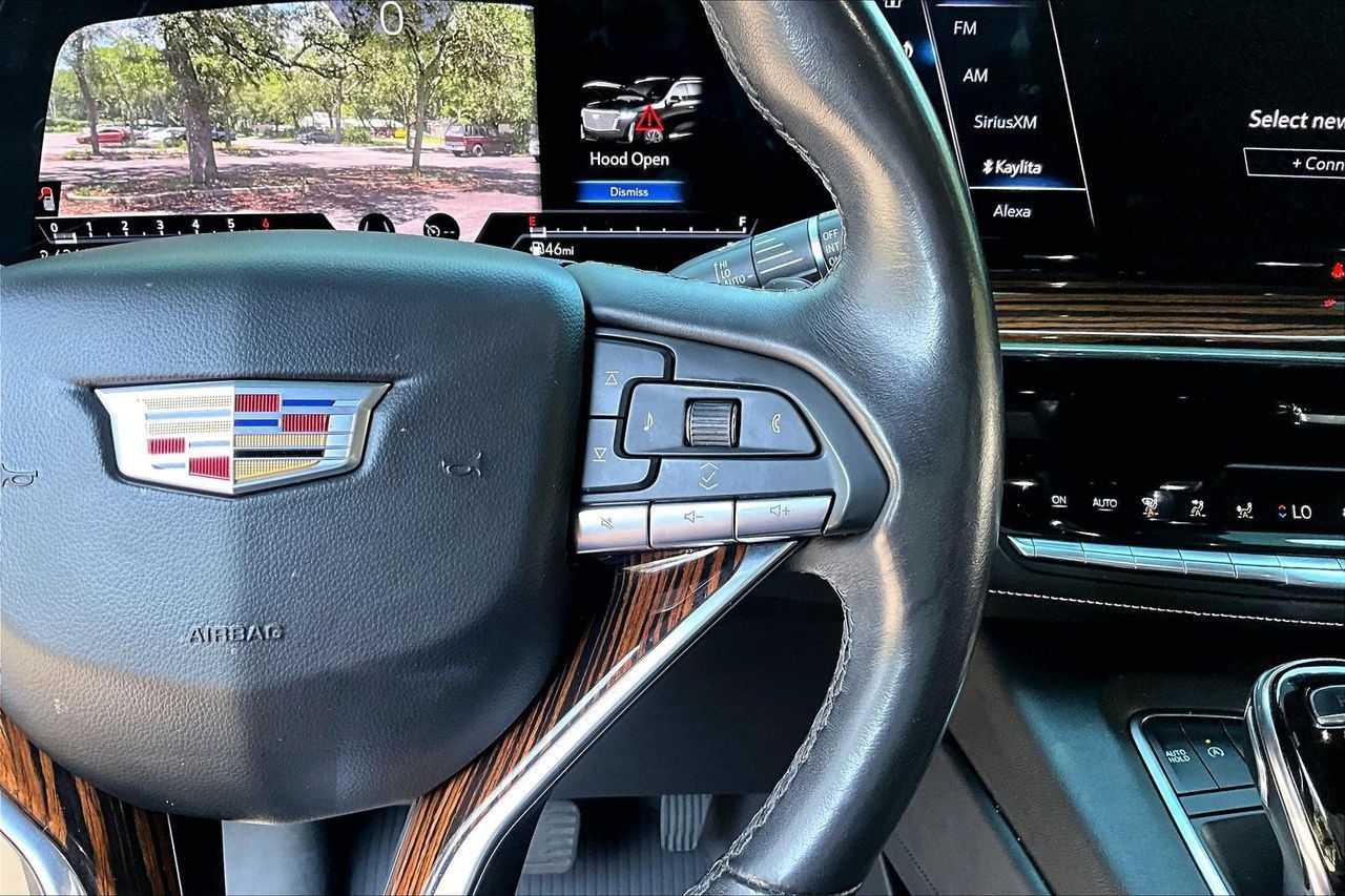 Used 2022 Cadillac Escalade Luxury RWD image 11