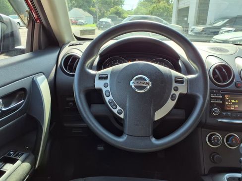 Used 2012 Nissan Rogue SV image 5