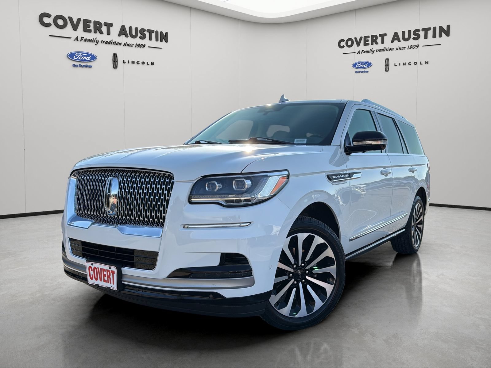 Used 2024 Lincoln Navigator Reserve AWD/4WD image 1