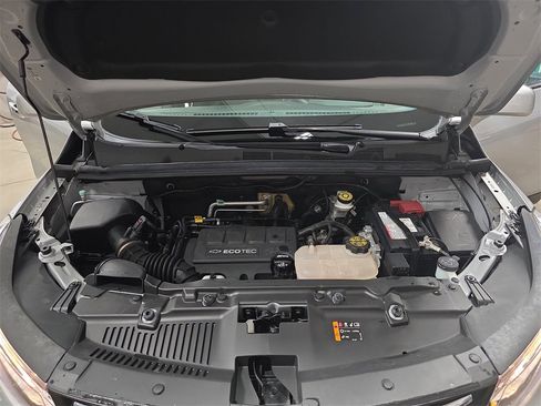 Certified 2020 Chevrolet Trax LT w/ LT Convenience Package image 31