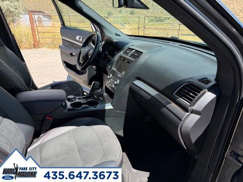 Used 2019 Ford Explorer XLT w/ Equipment Group 202A AWD/4WD image 40
