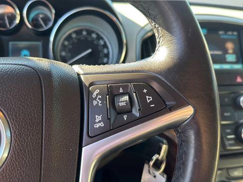 Used 2013 Buick Verano FWD image 19
