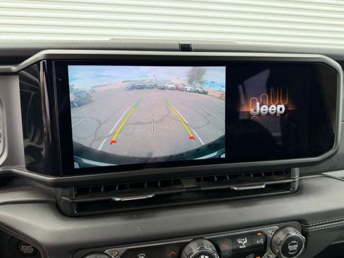 Used 2025 Jeep Wrangler Rubicon image 23