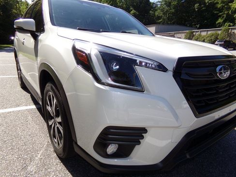 Used 2023 Subaru Forester Limited AWD/4WD image 4