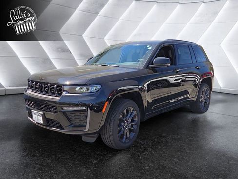 New 2026 Jeep Grand Cherokee Limited AWD/4WD image 1