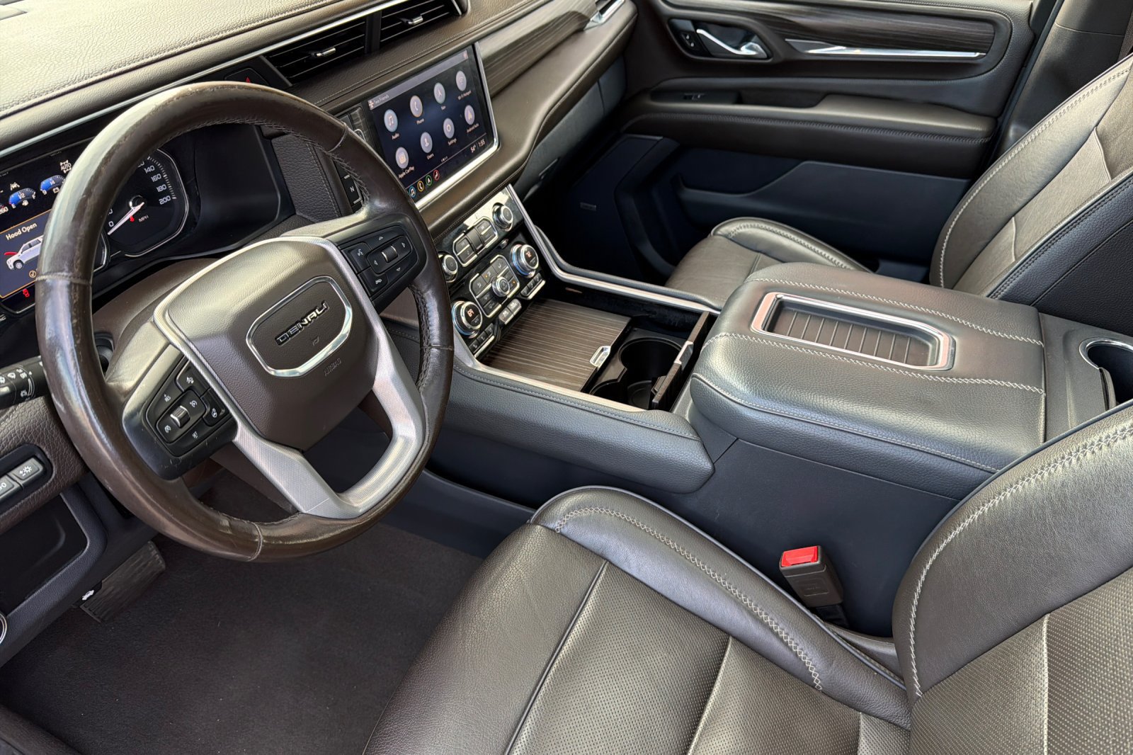 Used 2021 GMC Yukon XL Denali w/ Denali Premium Package AWD/4WD image 9