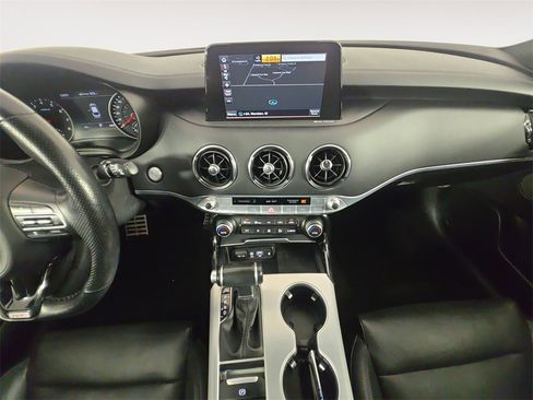 Used 2020 Kia Stinger GT1 image 11