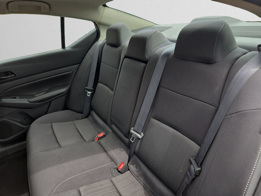 Used 2024 Nissan Altima 2.5 SV AWD/4WD image 14