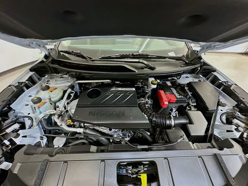 Used 2025 Nissan Rogue SV AWD/4WD image 34