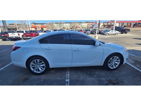 Used 2017 Buick Regal AWD image 6