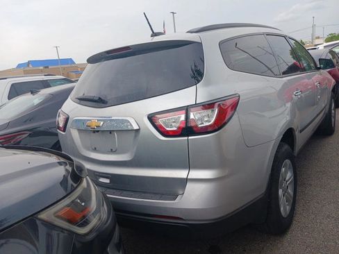 Used 2017 Chevrolet Traverse LS FWD image 3