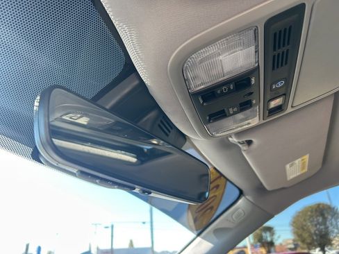 Used 2021 Honda Pilot Touring image 18