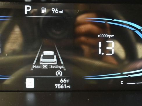 Used 2025 Hyundai Elantra SE FWD image 16