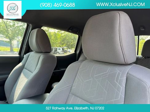 Used 2019 Toyota Tacoma TRD Sport w/ Technology Package image 10