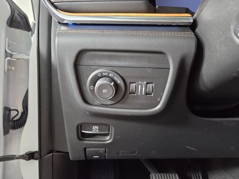 Used 2023 Jeep Grand Cherokee L Summit AWD/4WD image 24