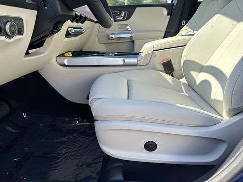 New 2026 Mercedes-Benz GLB 250 4MATIC image 18