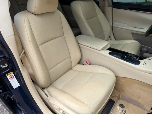 Used 2014 Lexus ES 350 w/ Premium Package FWD image 48