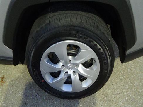 Used 2025 Toyota RAV4 LE image 12