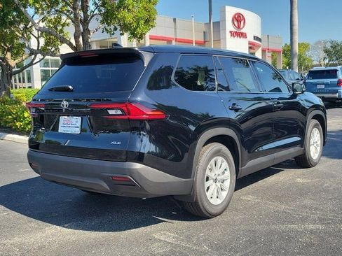 New 2026 Toyota Grand Highlander XLE FWD image 4