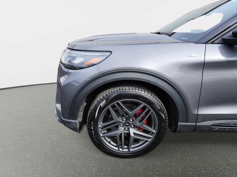 Used 2025 Ford Explorer ST-Line w/ ST-Line Street Pack AWD/4WD image 10