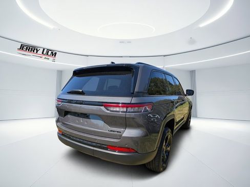 New 2025 Jeep Grand Cherokee Limited w/ Black Appearance Package image 3