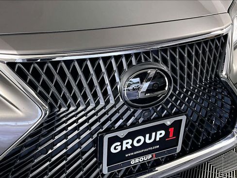 Used 2021 Lexus LS 500 w/ Interior Upgrade Package RWD image 28