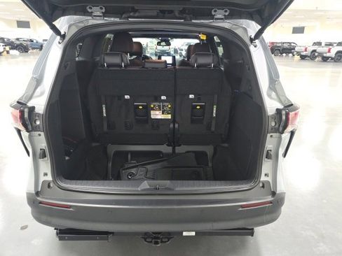Certified 2023 Toyota Sienna XLE Woodland Edition image 11