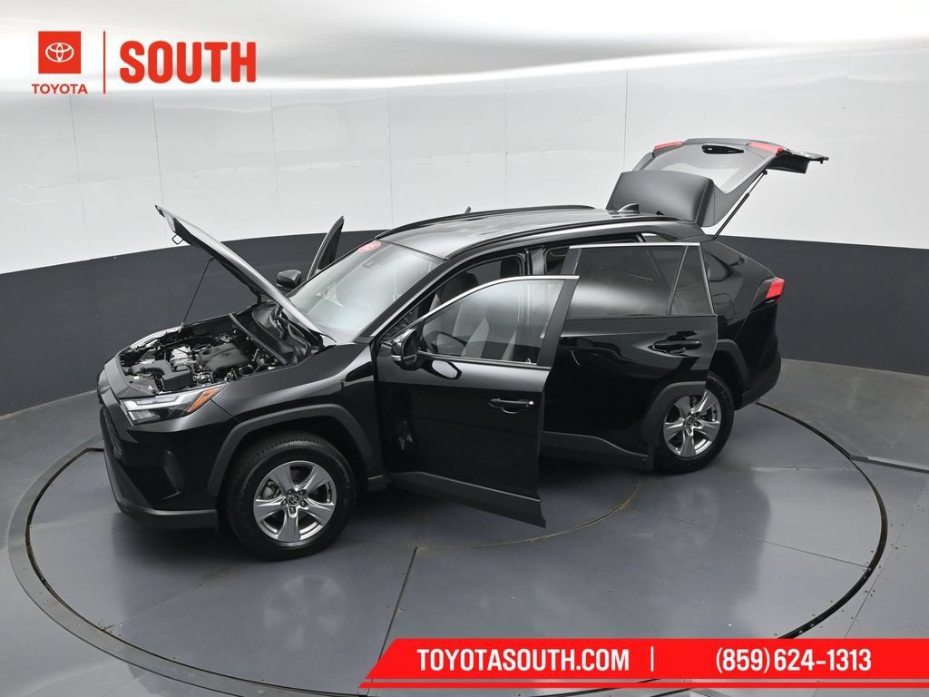 Used 2025 Toyota RAV4 XLE AWD/4WD image 51