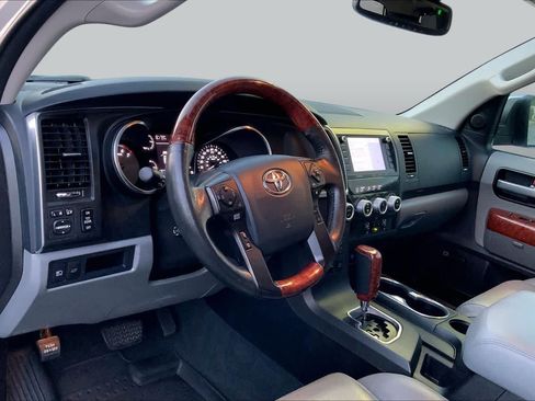 Used 2020 Toyota Sequoia Platinum RWD image 16