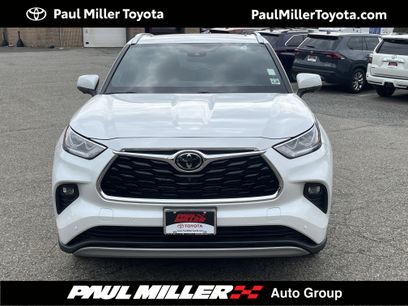 Certified 2025 Toyota Highlander Platinum
