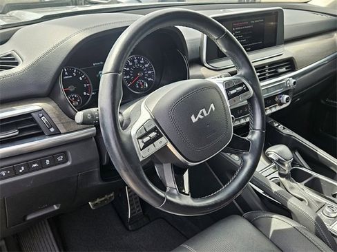 Used 2022 Kia Telluride SX w/ Nightfall Edition Package image 3